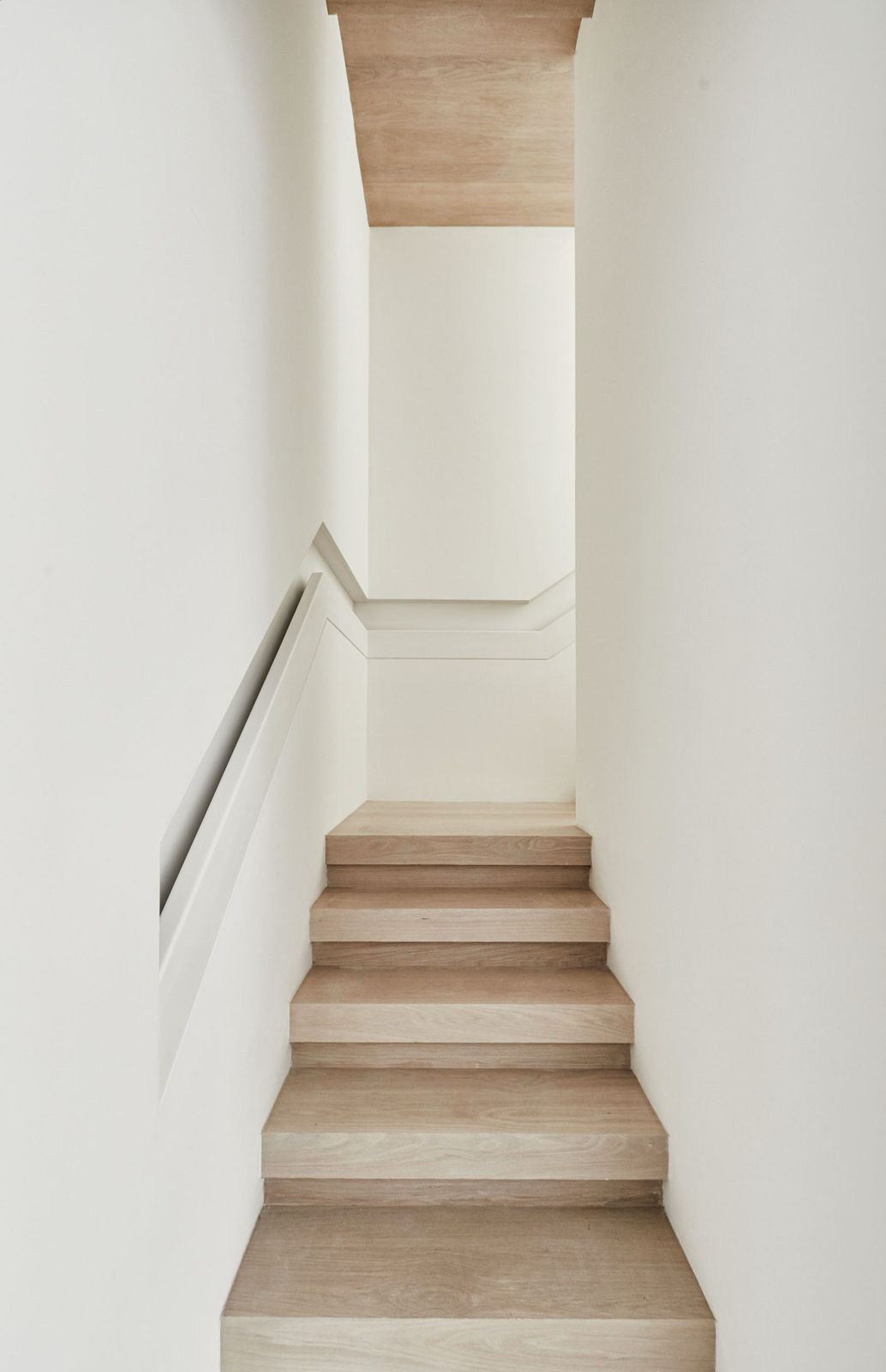 Escalier sur-mesure en bois duplex Paris Saint-Germain-des-Prés